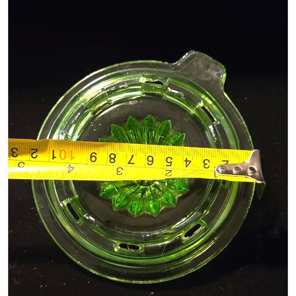 Vintage Green Glass Citrus Juicer With Handle & Spout 8" Diameter 3.5" Height De - Picture 4 of 6